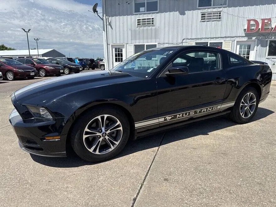 2014 Ford Mustang V6 photo 1