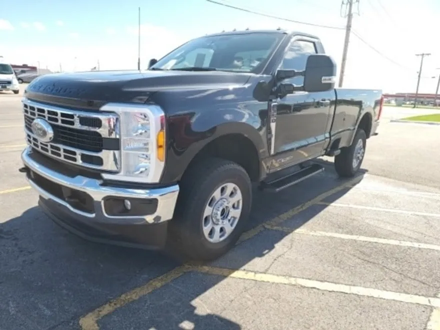 2023 Ford F-350 photo 1