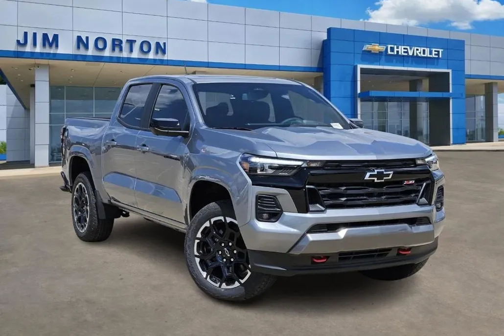 2026 Chevrolet Colorado Z71 photo 1