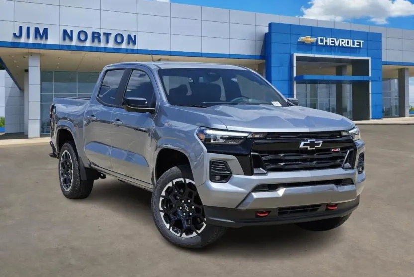 2026 Chevrolet Colorado Z71 photo 1