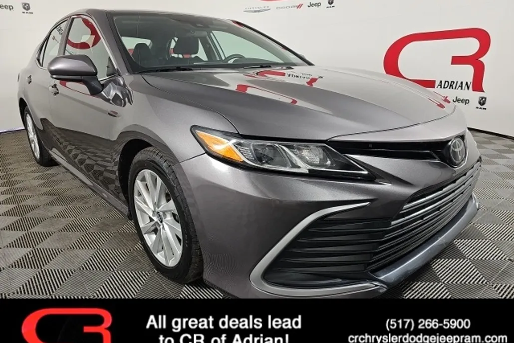 2023 Toyota Camry LE photo 1