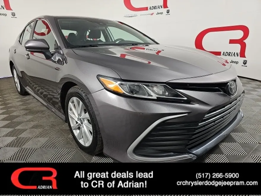2023 Toyota Camry LE photo 1