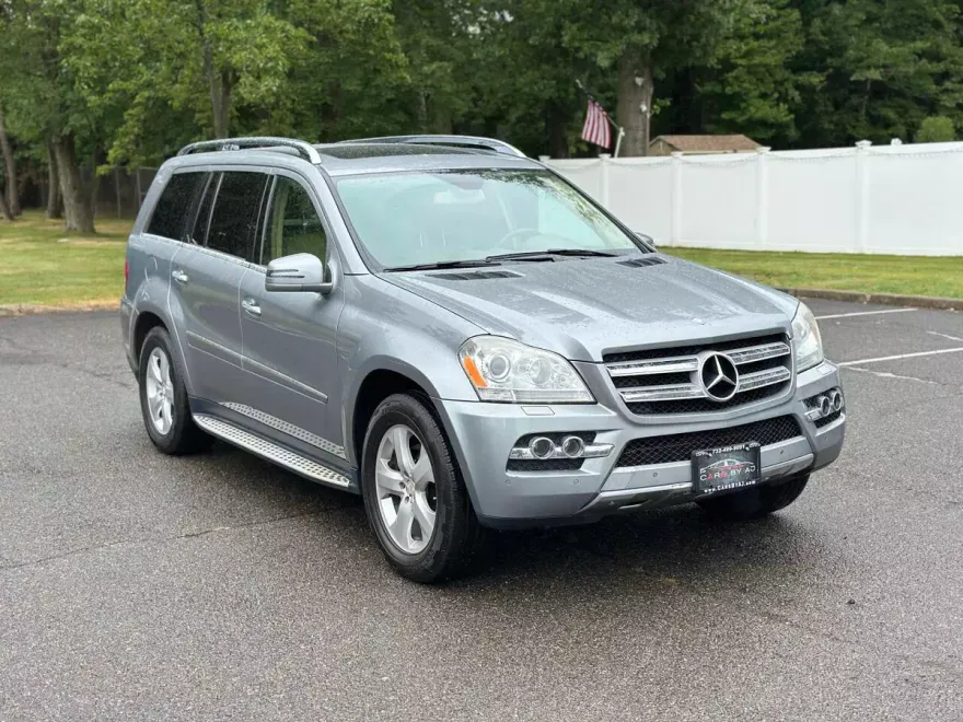 2011 Mercedes Benz GLK 4MATIC photo 1
