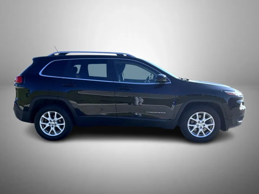 2017 Jeep Cherokee Latitude photo 1