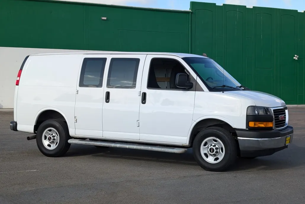 2022 Gmc Savana 2500 Cargo photo 1