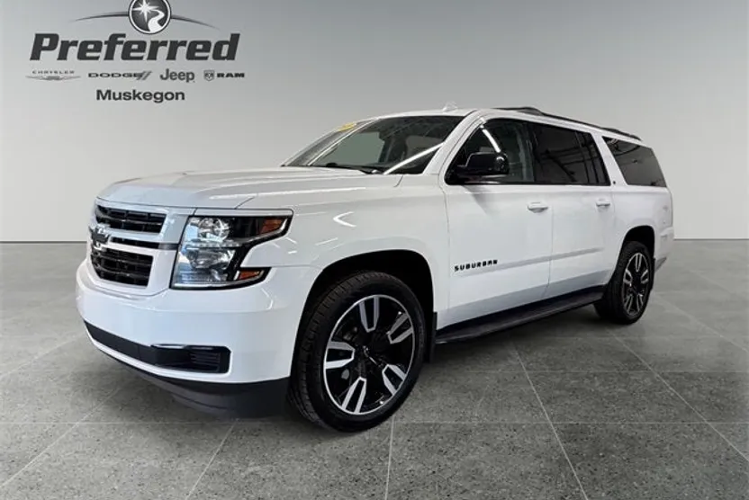 2018 Chevrolet Suburban LT photo 1