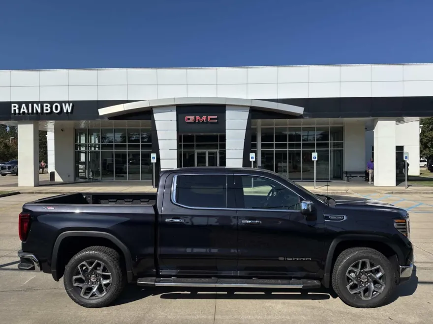 2026 Gmc Sierra SLT photo 1