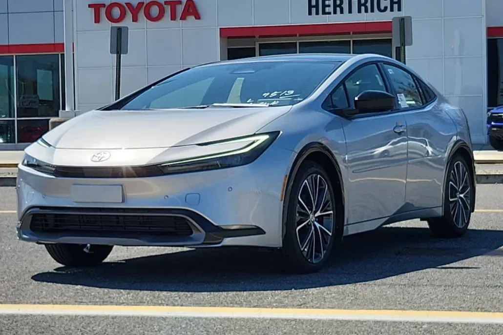 2025 Toyota Prius XLE photo 1