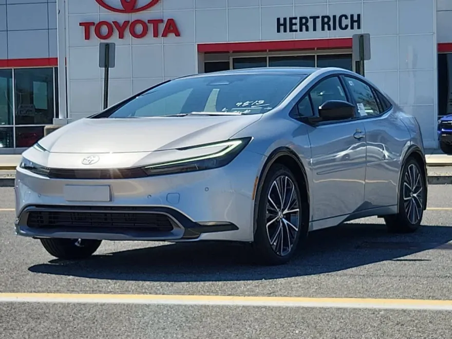 2025 Toyota Prius XLE photo 1