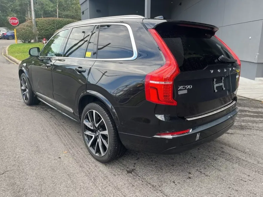 2023 Volvo XC90 B5 AWD Plus photo 1