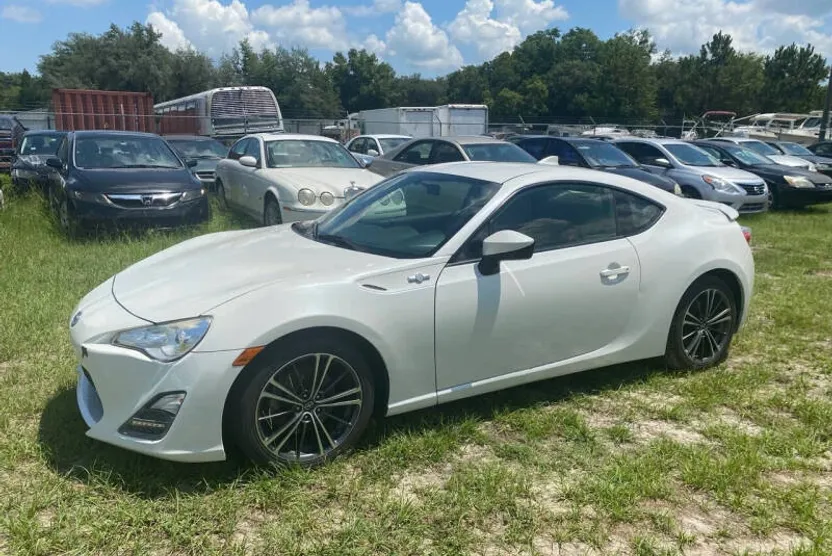 2015 Scion FR-S photo 1