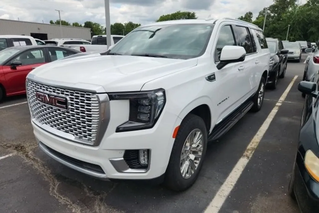 2021 Gmc Yukon XL Denali photo 1
