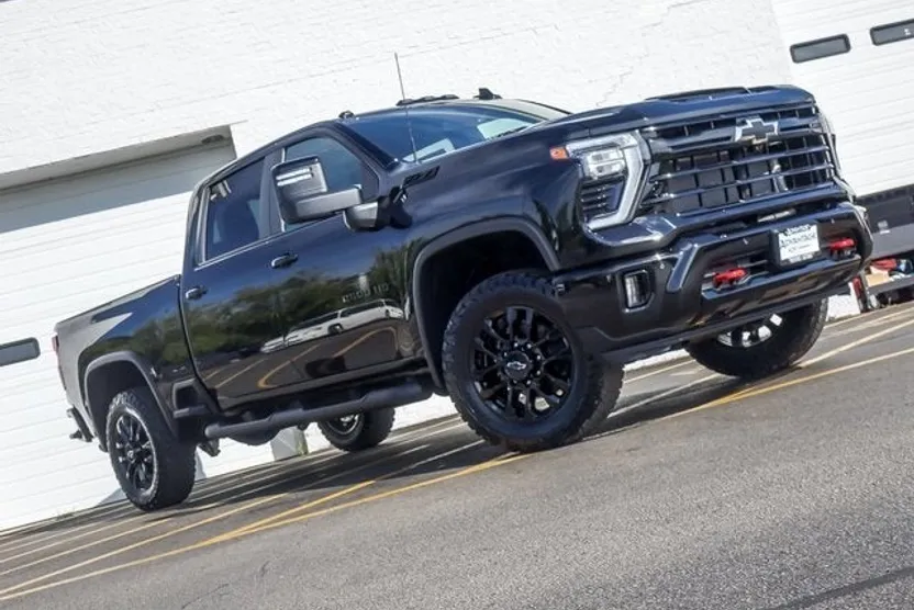 2026 Chevrolet Silverado 2500HD LT photo 1