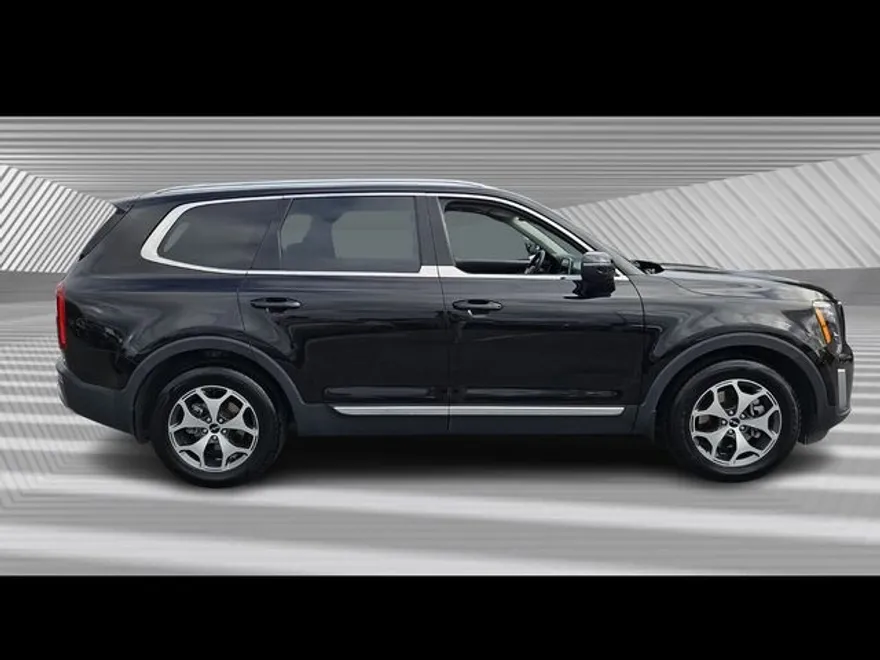 2022 Kia Telluride EX photo 1