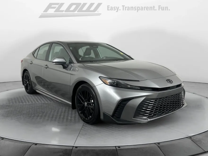 2025 Toyota Camry SE photo 1