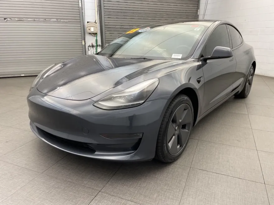 2023 Tesla Model 3 photo 1