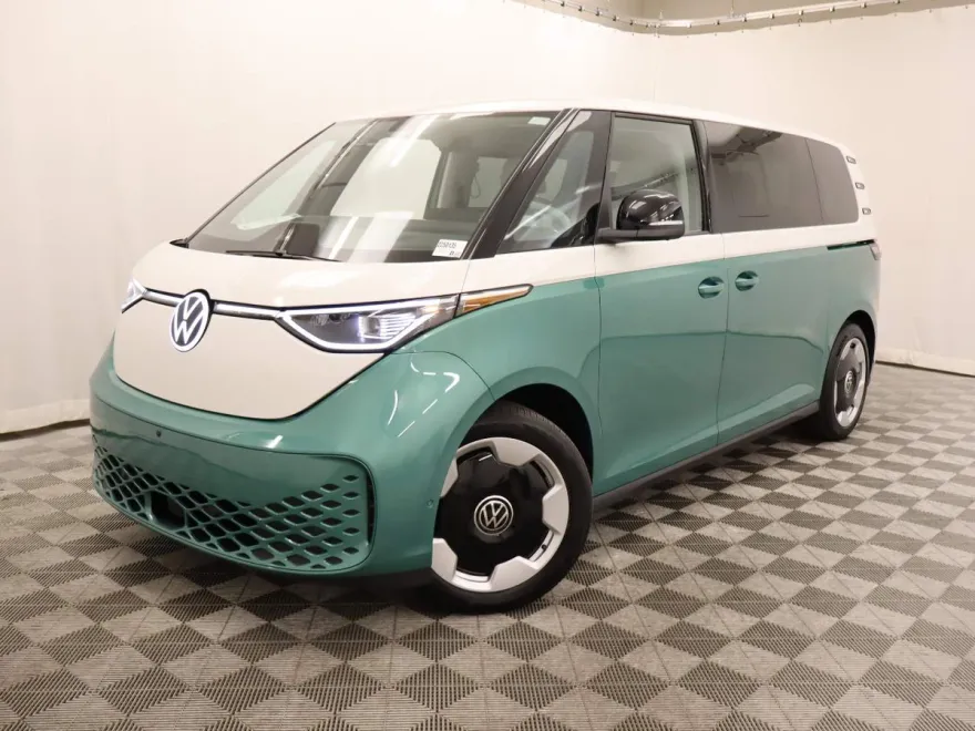 2025 Volkswagen ID. Buzz Pro Plus photo 1