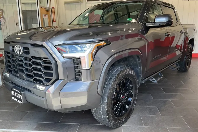 2022 Toyota Tundra SR5 CrewMax photo 1