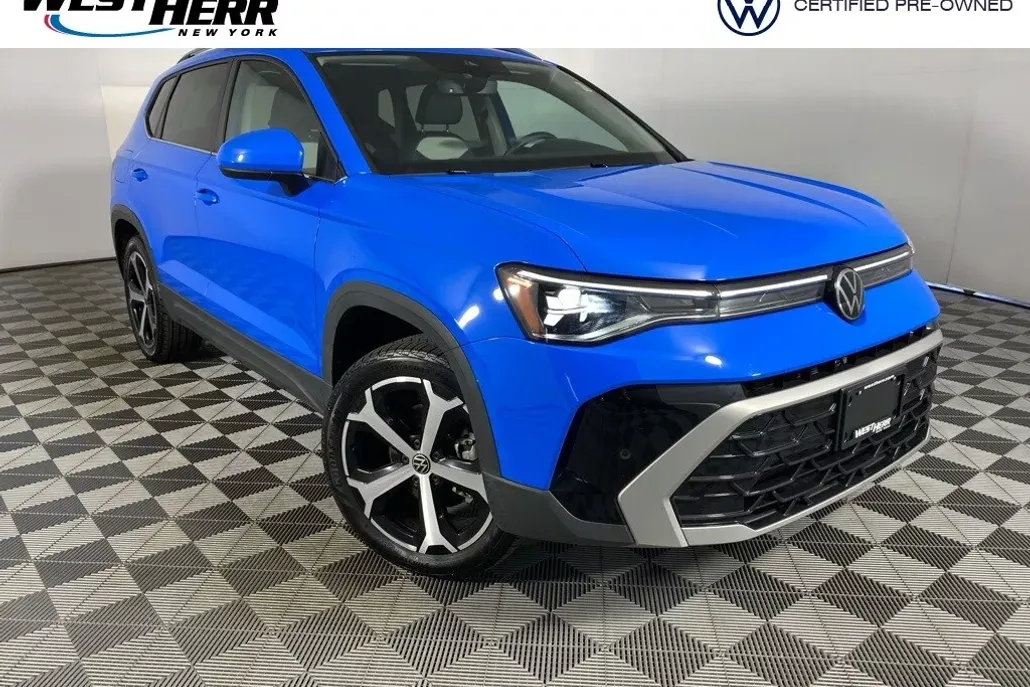 2025 Volkswagen Taos SEL photo 1