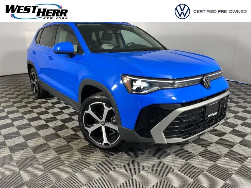 2025 Volkswagen Taos SEL photo 1