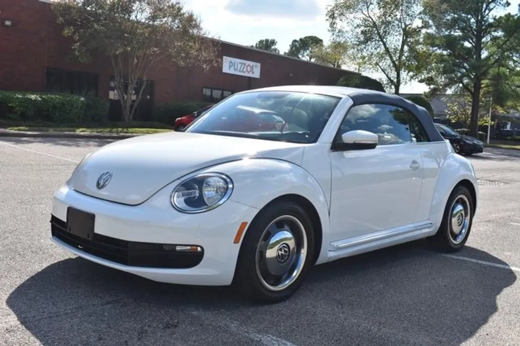 2016 Volkswagen Beetle Convertible 1.8T S photo 1