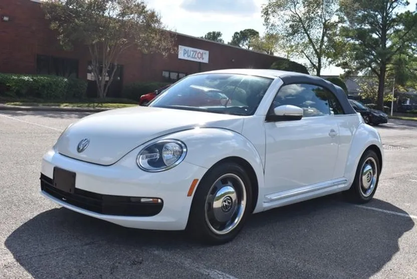 2016 Volkswagen Beetle Convertible 1.8T S photo 1