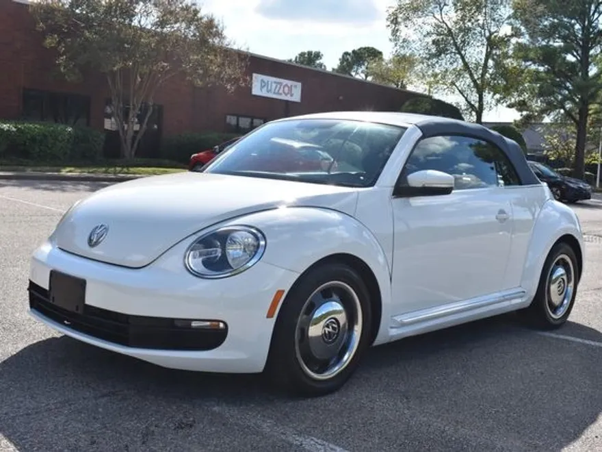 2016 Volkswagen Beetle Convertible 1.8T S photo 1