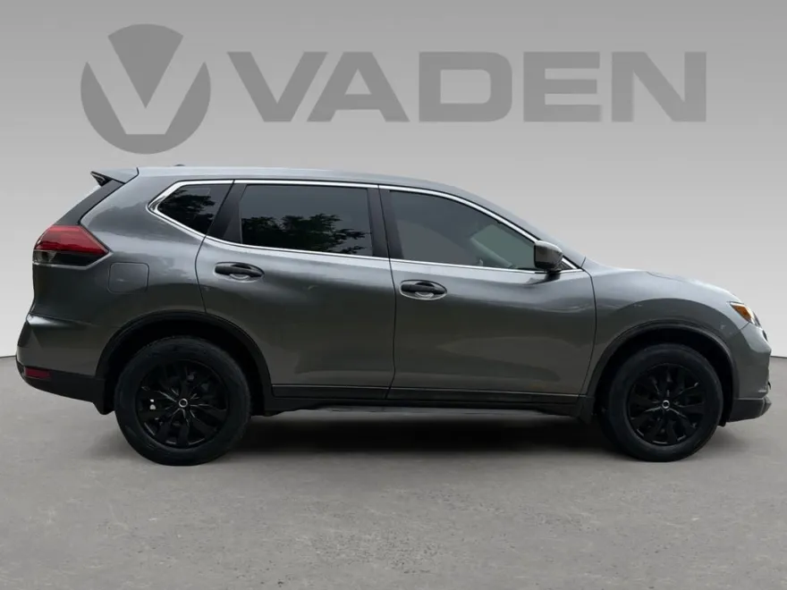 2020 Nissan Rogue S photo 1