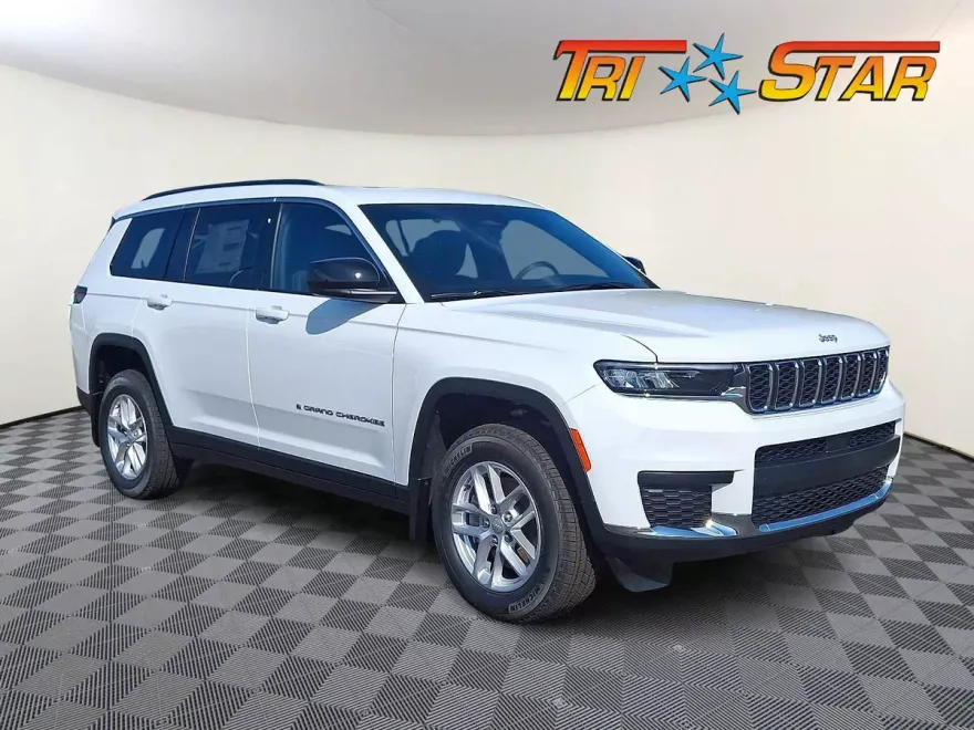 2025 Jeep Grand Cherokee Laredo photo 1