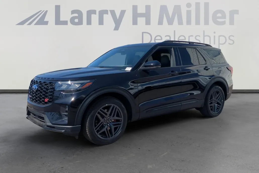2025 Ford Explorer ST photo 1