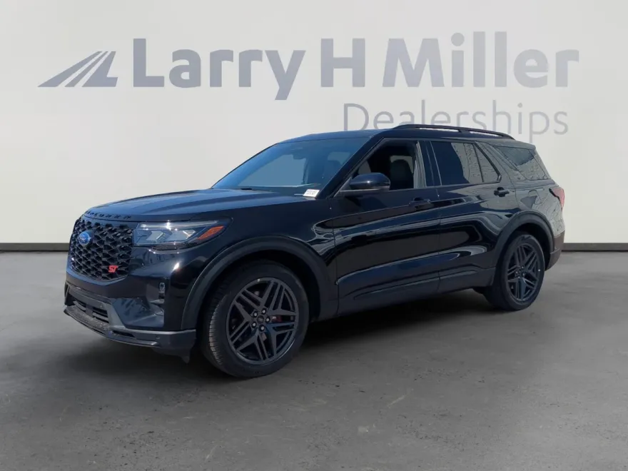 2025 Ford Explorer ST photo 1
