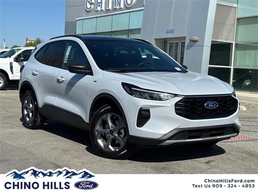 2025 Ford Escape ST-Line photo 1