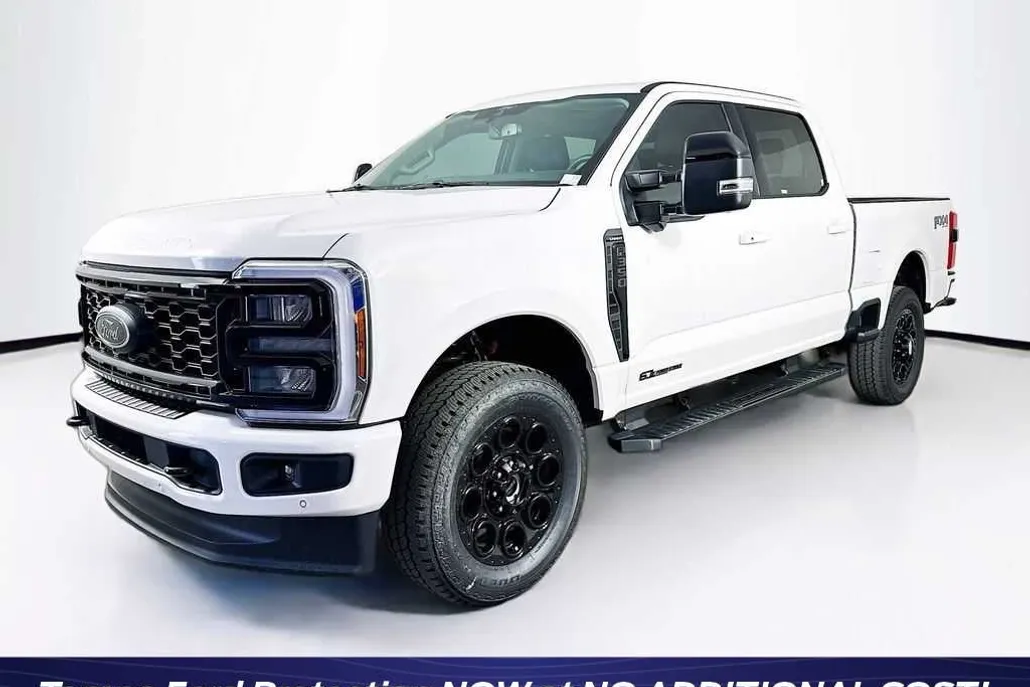 2025 Ford F-350 Lariat photo 1