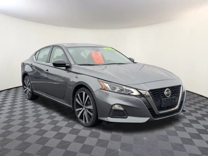 2022 Nissan Altima 2.5 SR photo 1