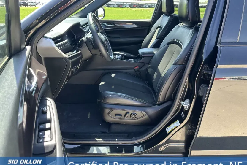 2022 Jeep Grand Cherokee Altitude photo 1