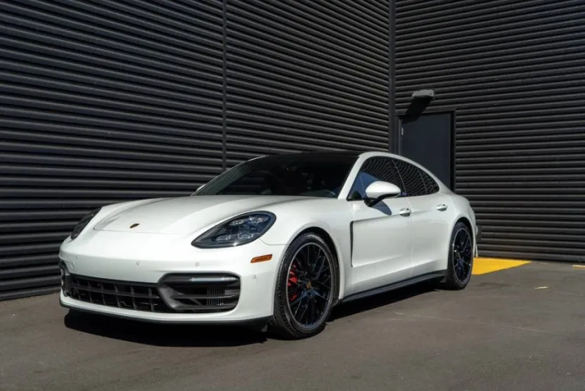 2022 Porsche Panamera Platinum photo 1