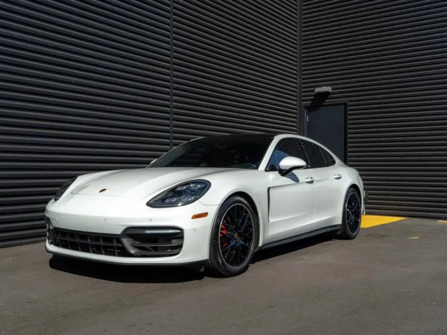 2022 Porsche Panamera Platinum photo 1