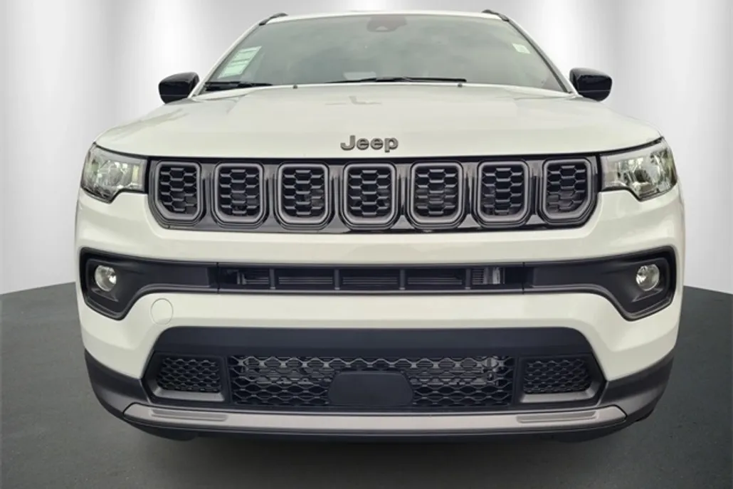 2025 Jeep Compass Latitude photo 1