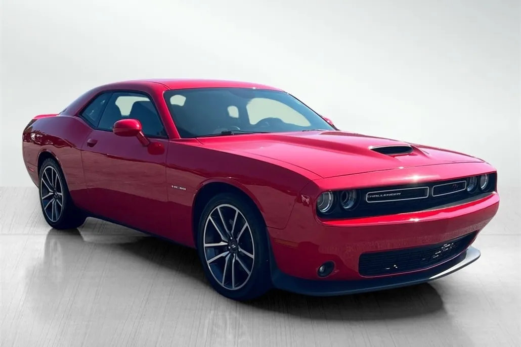 2022 Dodge Challenger R/T photo 1