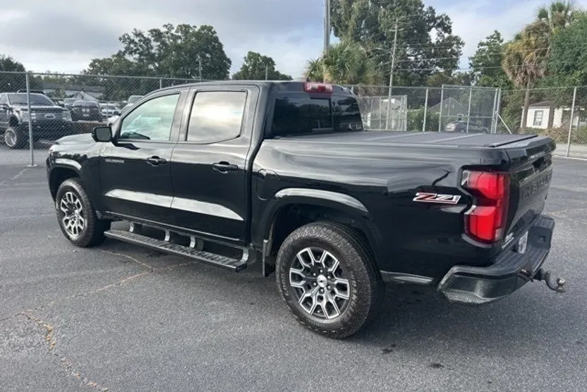 2023 Chevrolet Colorado Z71 photo 1