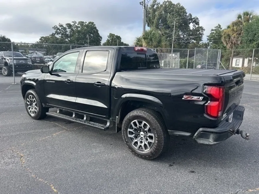 2023 Chevrolet Colorado Z71 photo 1