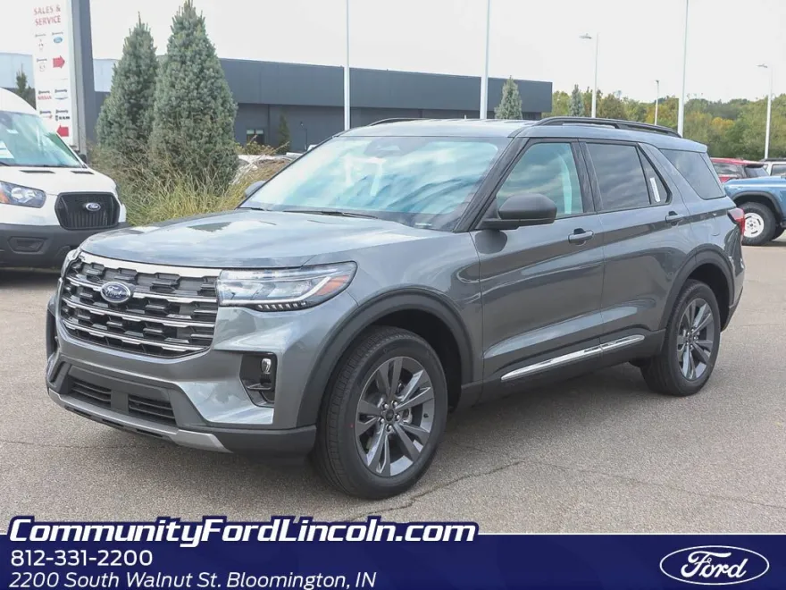 2025 Ford Explorer photo 1