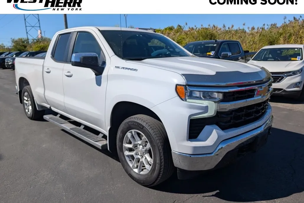 2023 Chevrolet Silverado 1500 LT photo 1