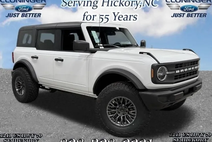 2025 Ford Bronco Base photo 1