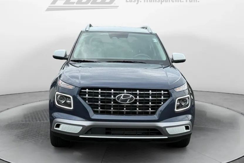 2024 Hyundai Venue Limited photo 1