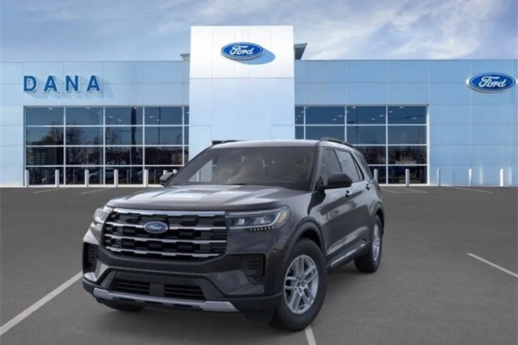 2025 Ford Explorer photo 1
