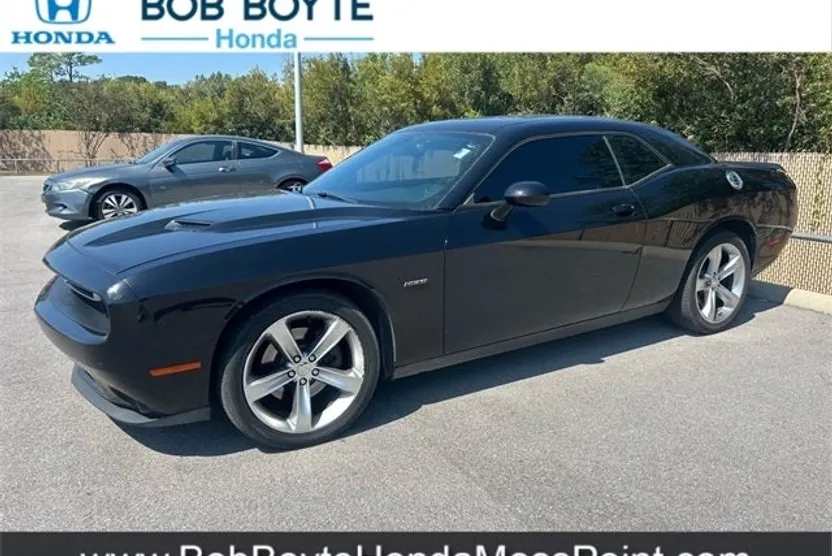 2015 Dodge Challenger R/T photo 1