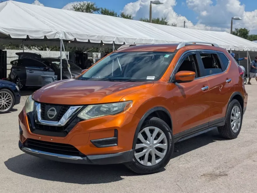 2017 Nissan Rogue S photo 1