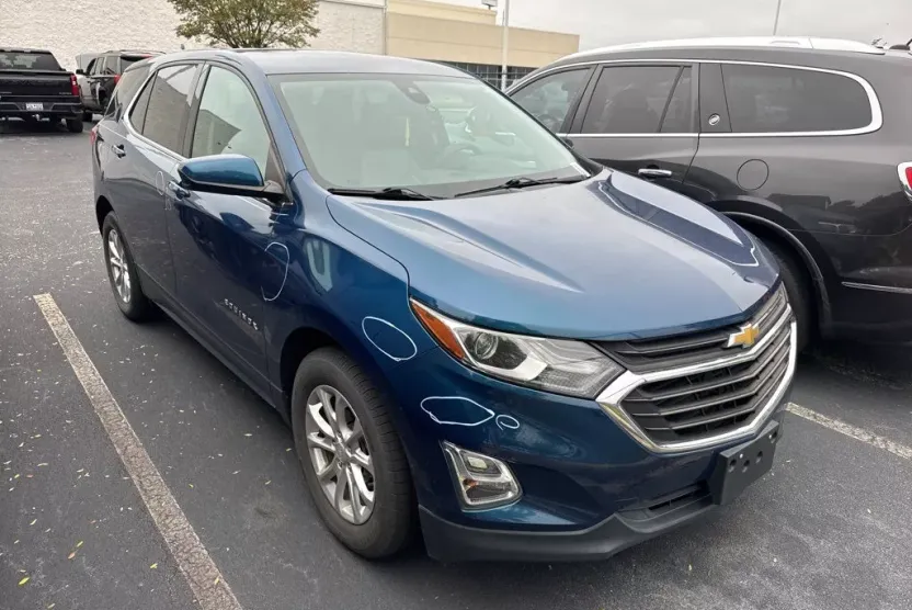 2020 Chevrolet Equinox LT photo 1