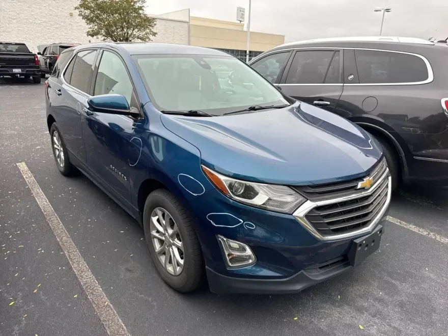2020 Chevrolet Equinox LT photo 1